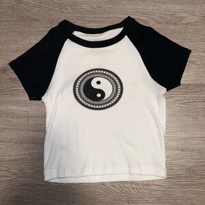 Tilly’s surf company cropped t